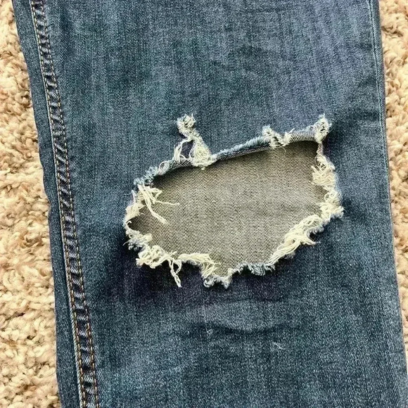 Free People Busted Knee High Waisted Skinny Jeans Women’s Size 31 - Picture 8 of 13